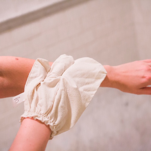 Raw silk dry skin massage gloves 100% raw silk. - Picture 2 of 3